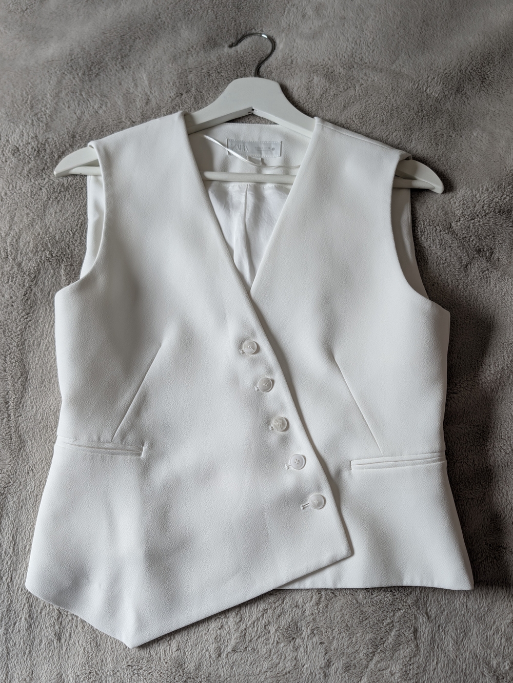 Zara White Sleeveless Tailored Button Vest